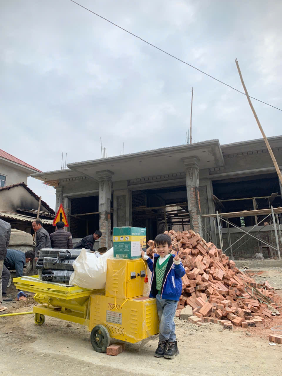 phun vữa livestream đỉnh lóc kịch trần của máy phun vữa trục vít tri giang 